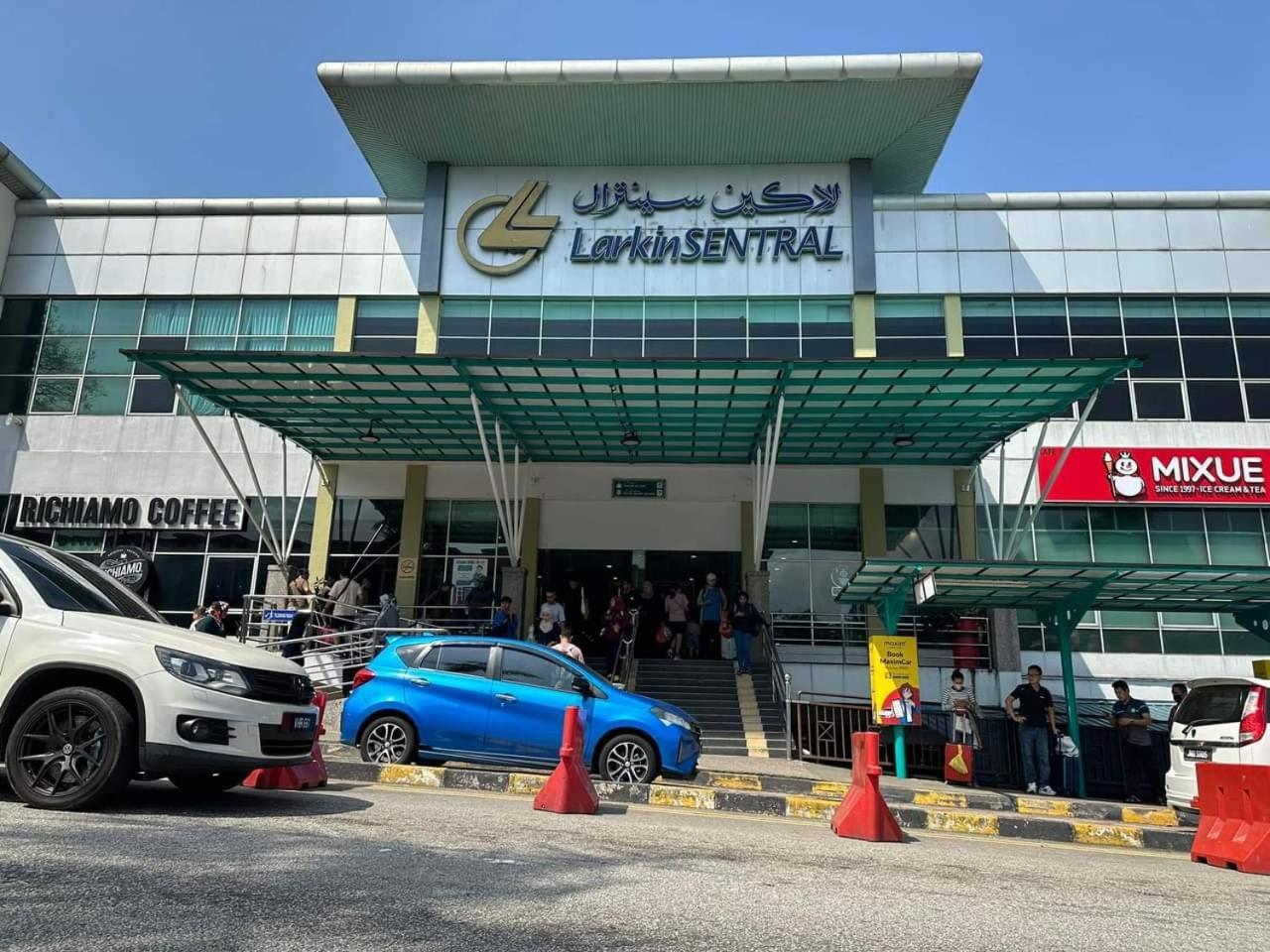 Pangsapuri Larkin Bus Terminal Doraemon By Yha Johor Bahru